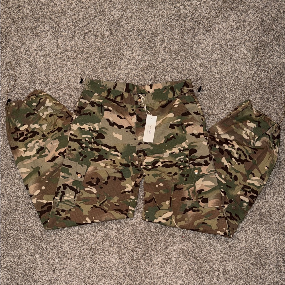 WinWin Camouflage women’s Adventure draw string pants NWT size Small Y2K Cargo